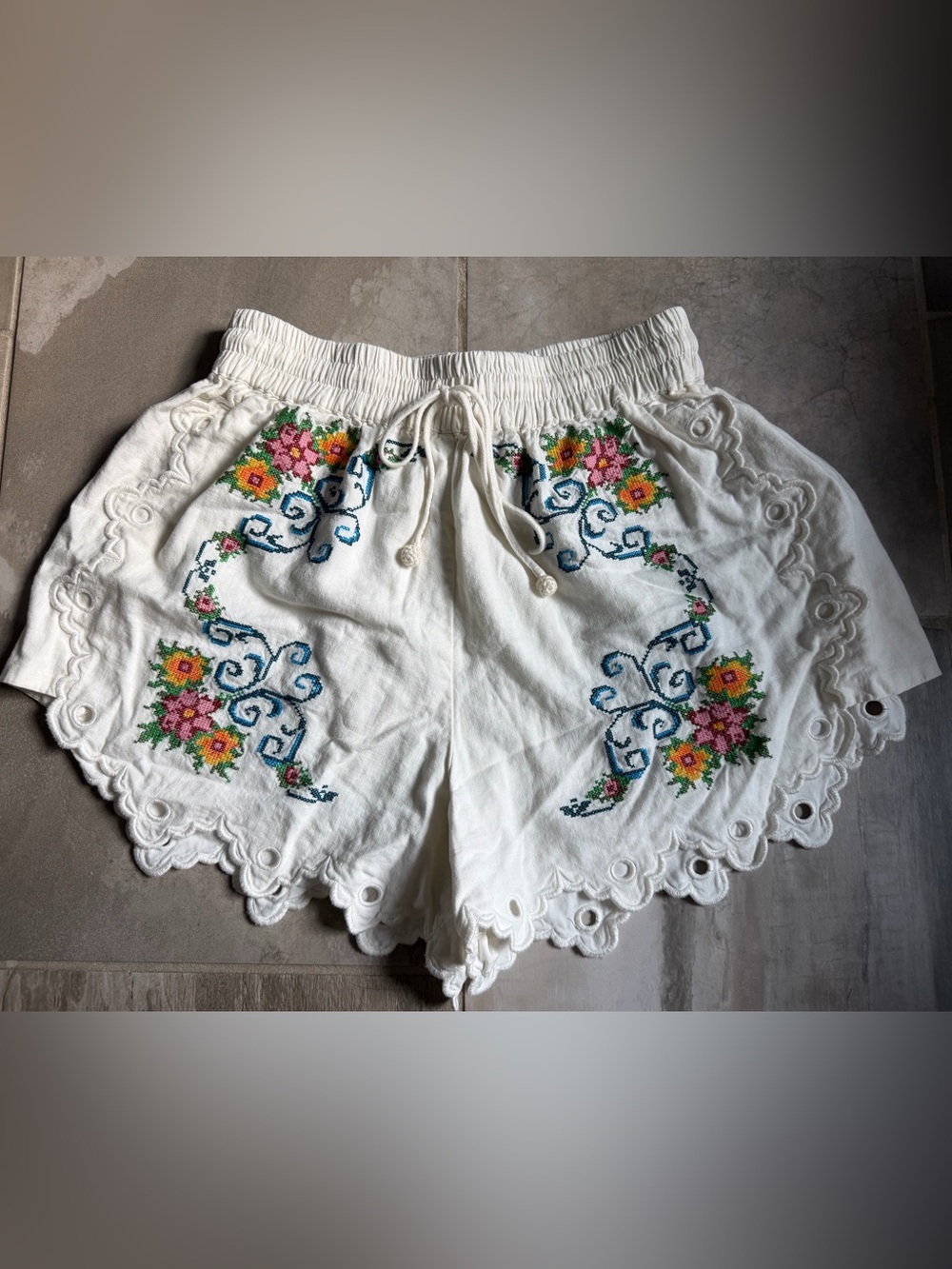Farm Rio Grandma's Treasure Linen Blend Shorts Size S - Picture 2 of 6